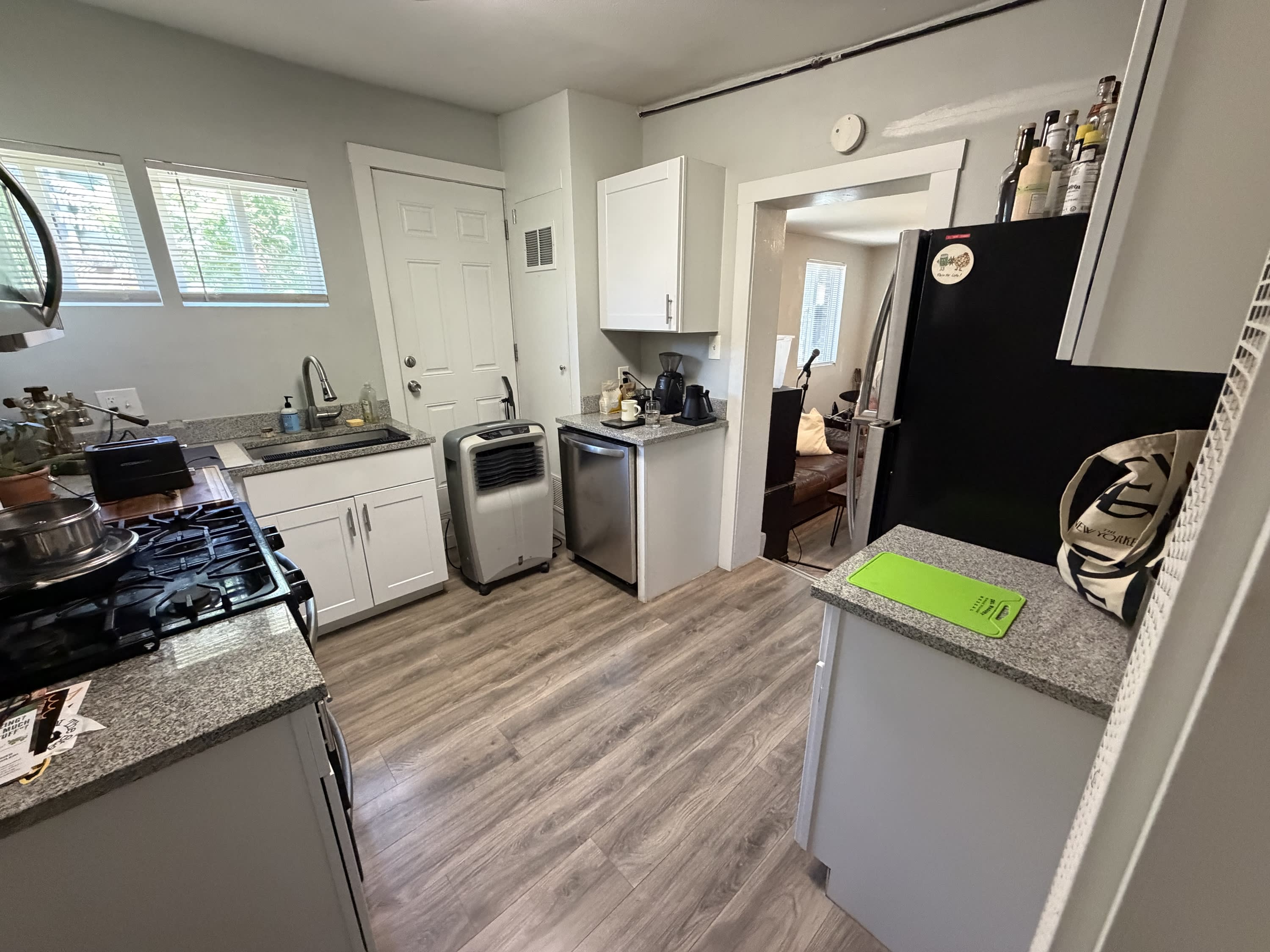 918 E 6TH AVE – photo 4