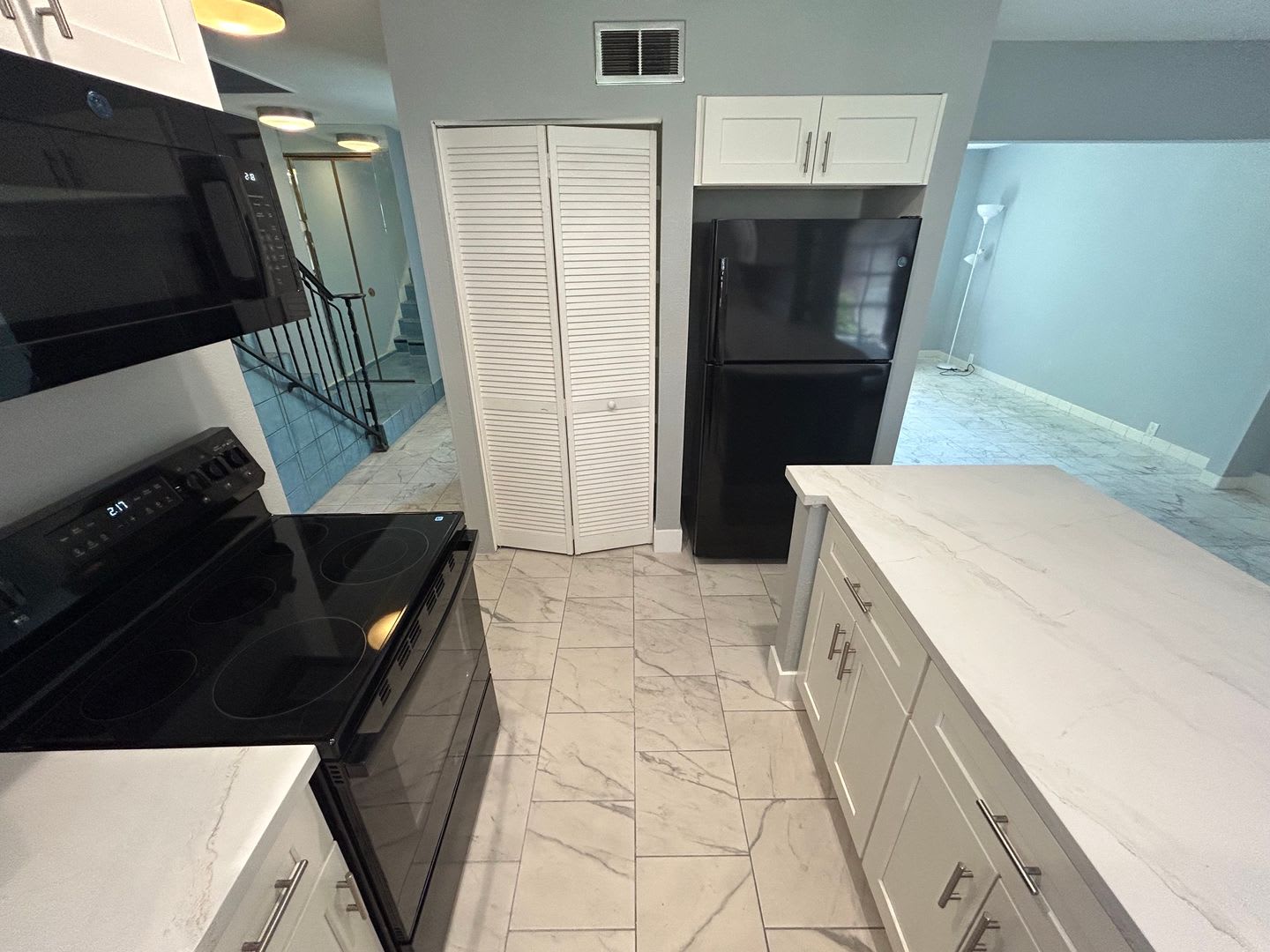 SPACIOUS 2 BEDROOM TOWNHOME IN LAS VEGAS COUNTRY CLUB – photo 3