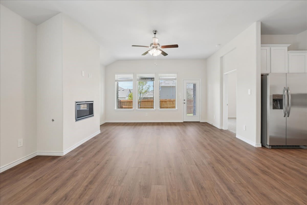 2145 Hunter Lane – photo 4