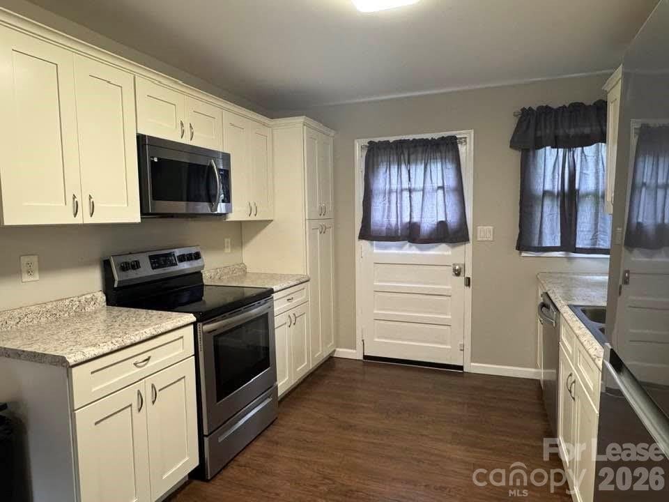 1095 Sunset Road – photo 3