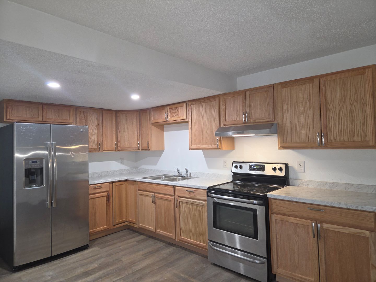 For Rent 3 Bedroom 2 Bath – photo 4