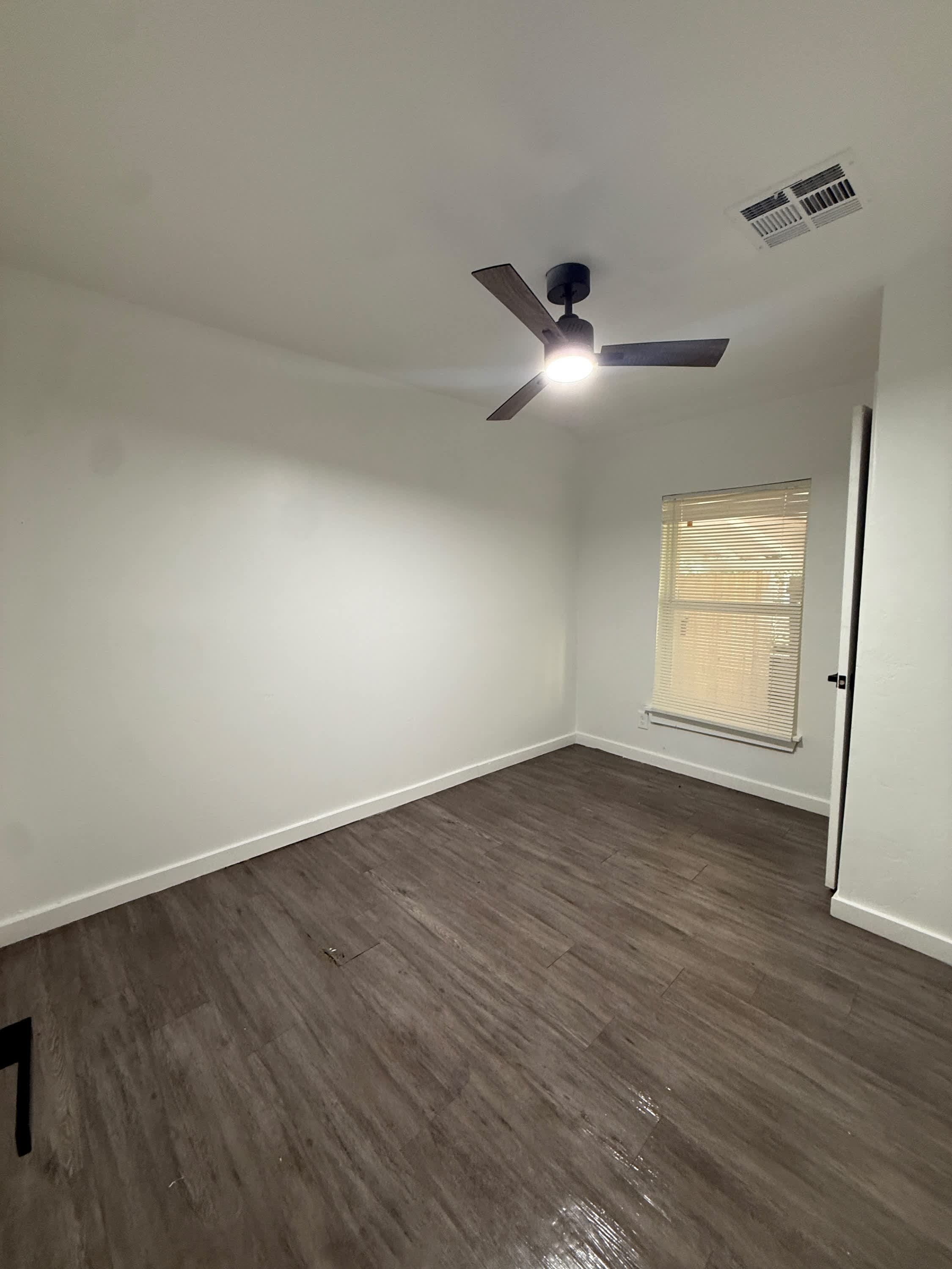 418 SW 32nd St – photo 4
