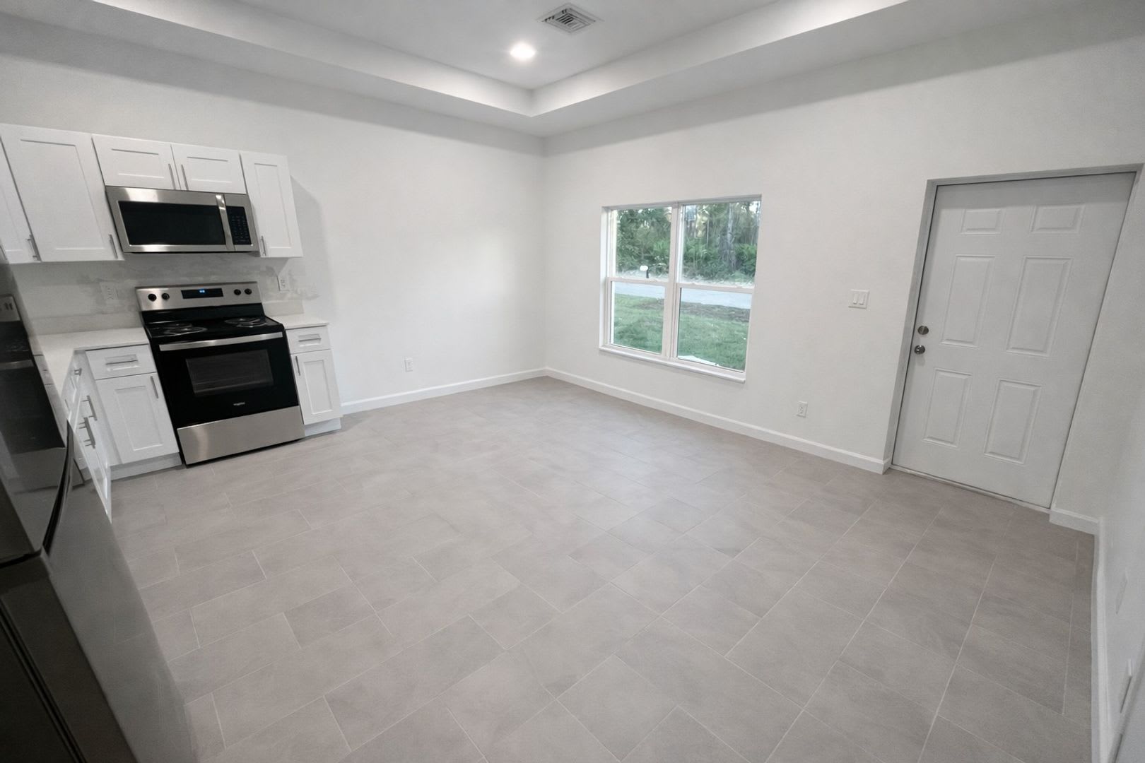 ONE OF A KIND! BRAND NEW 1 Bedroom-1 Bath in Desirable Lehigh Acres! – photo 4