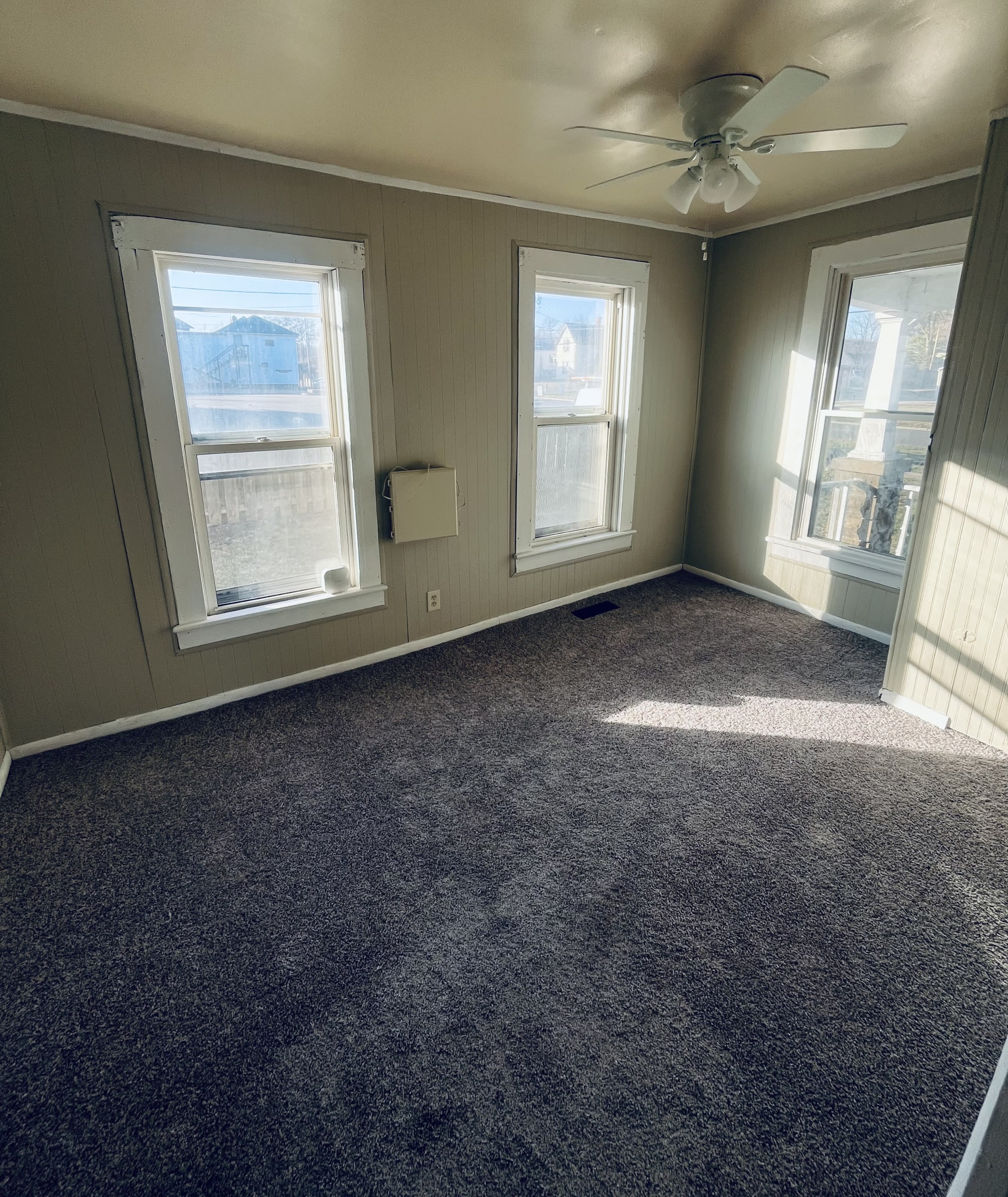 735 E. College – photo 4