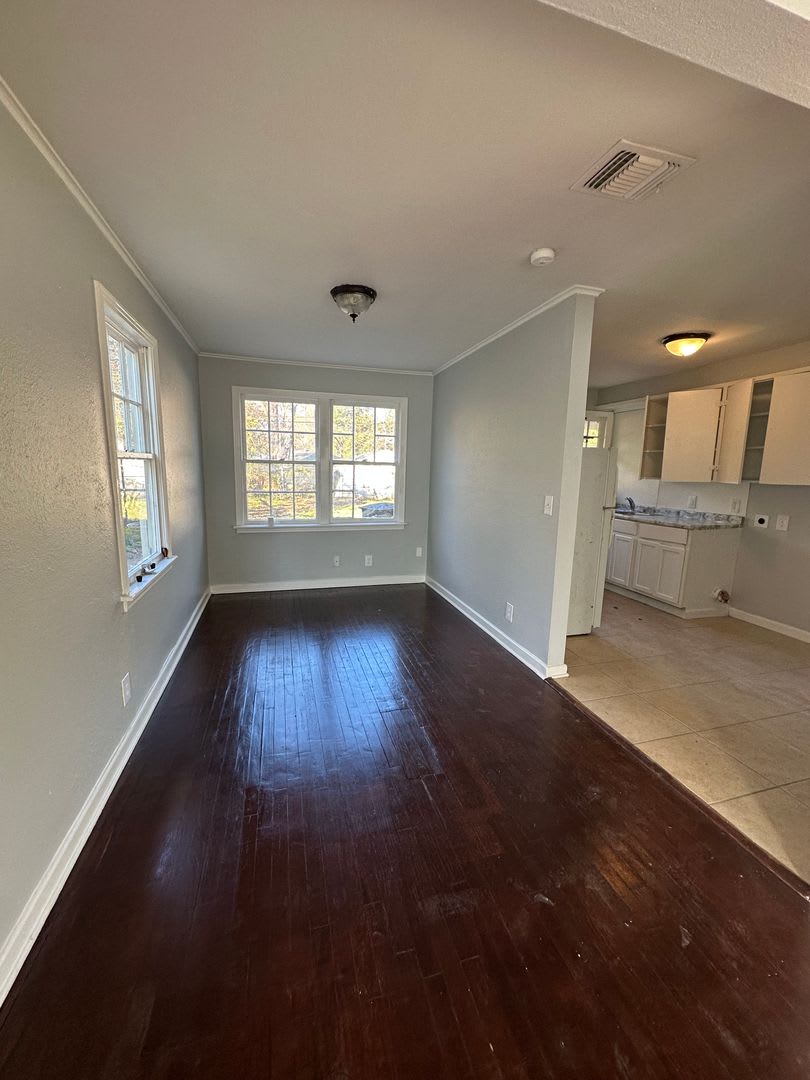 2 Bedroom Highland Apartment – photo 3