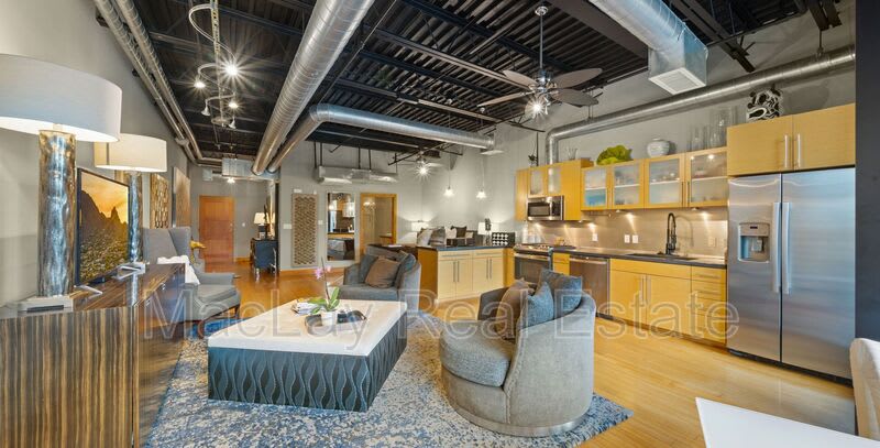 4020 N Scottsdale Rd – photo 2