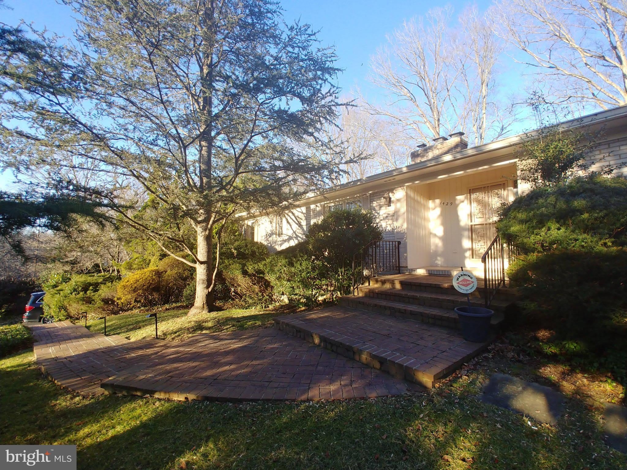 1429 LABURNUM Street – photo 2