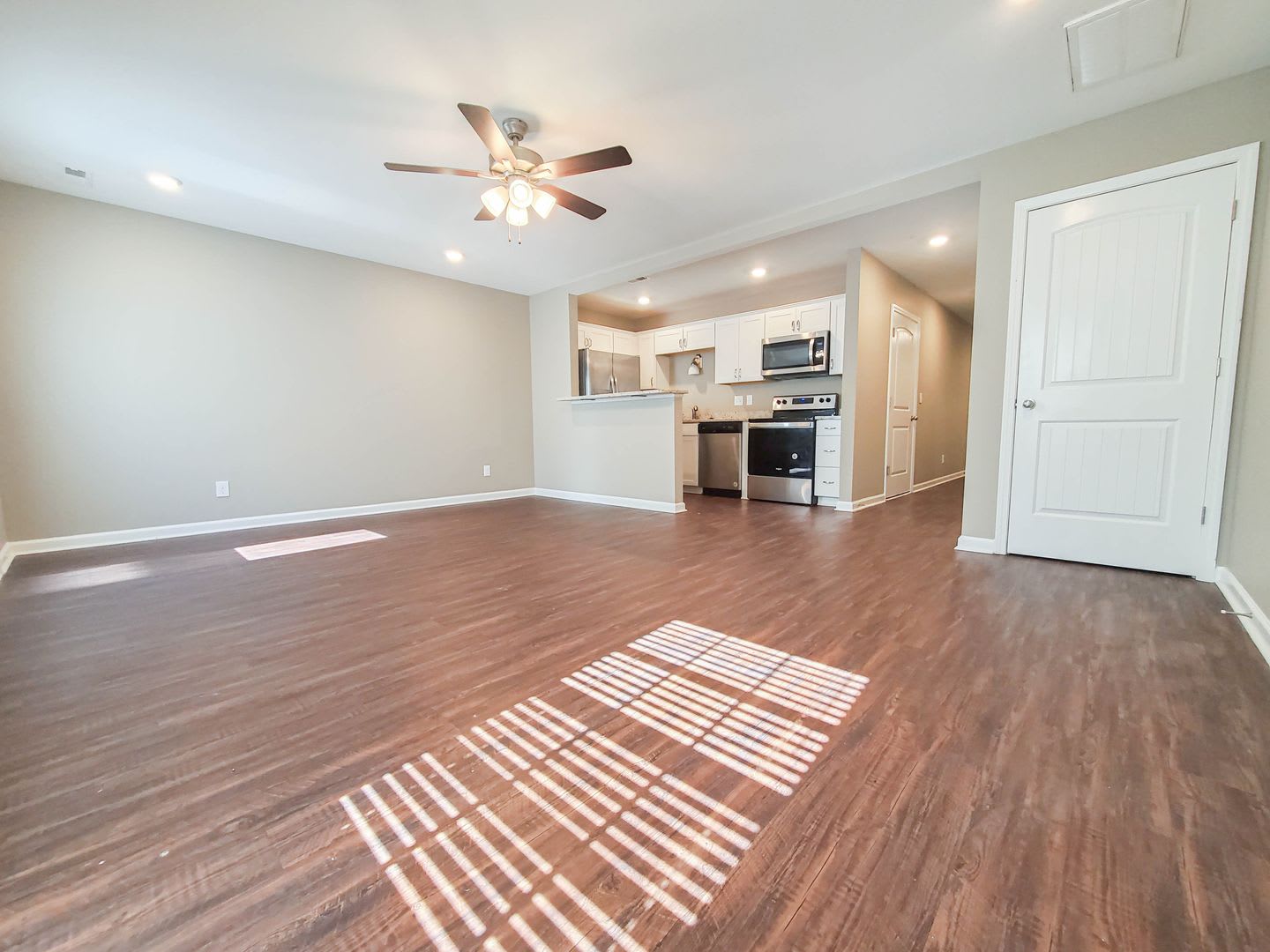 Two Bedroom with Garage on Exit 11! – photo 5