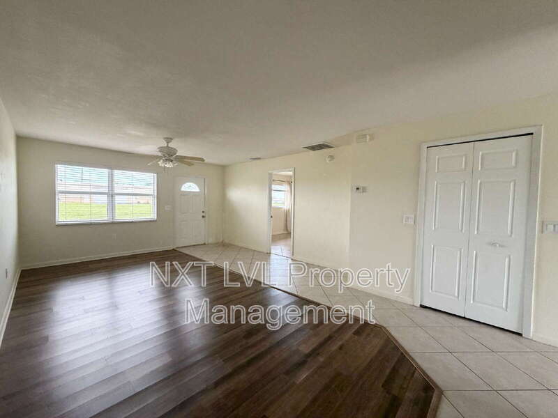 1005 NE 8th Ter – photo 3