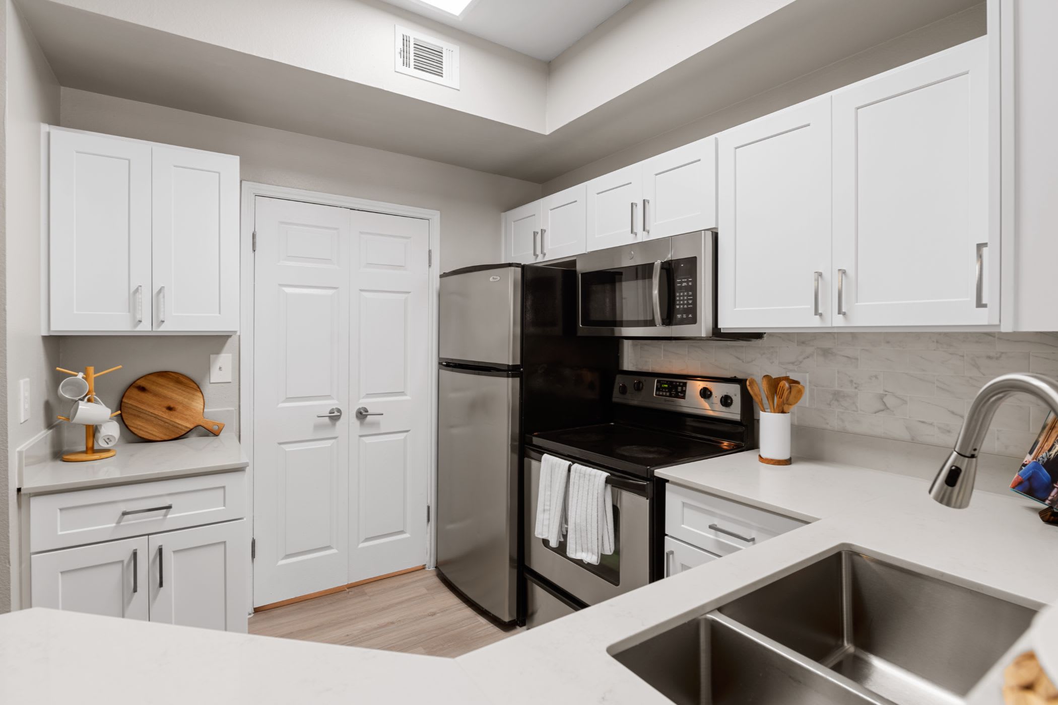 Townhomes of Bent Tree – photo 2