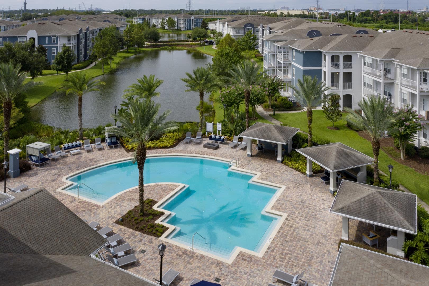 Place on Millenia – photo 1