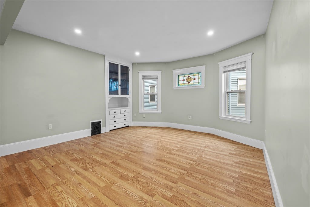 25 Howes St. 3 – photo 4