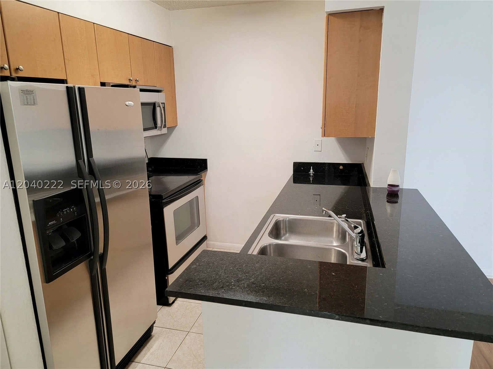2811 N Oakland Forest Dr – photo 4