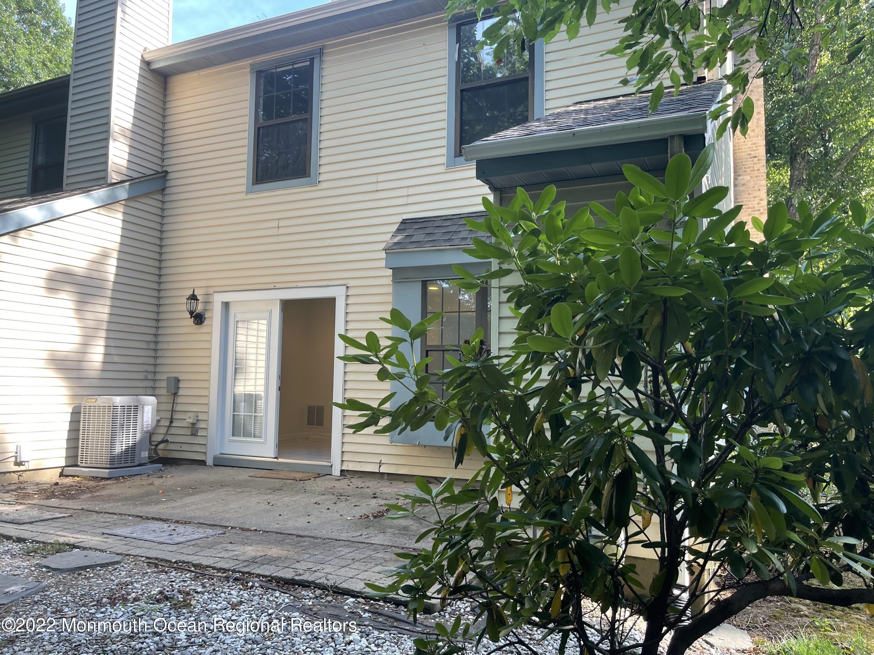 1 Amherst Court – photo 4