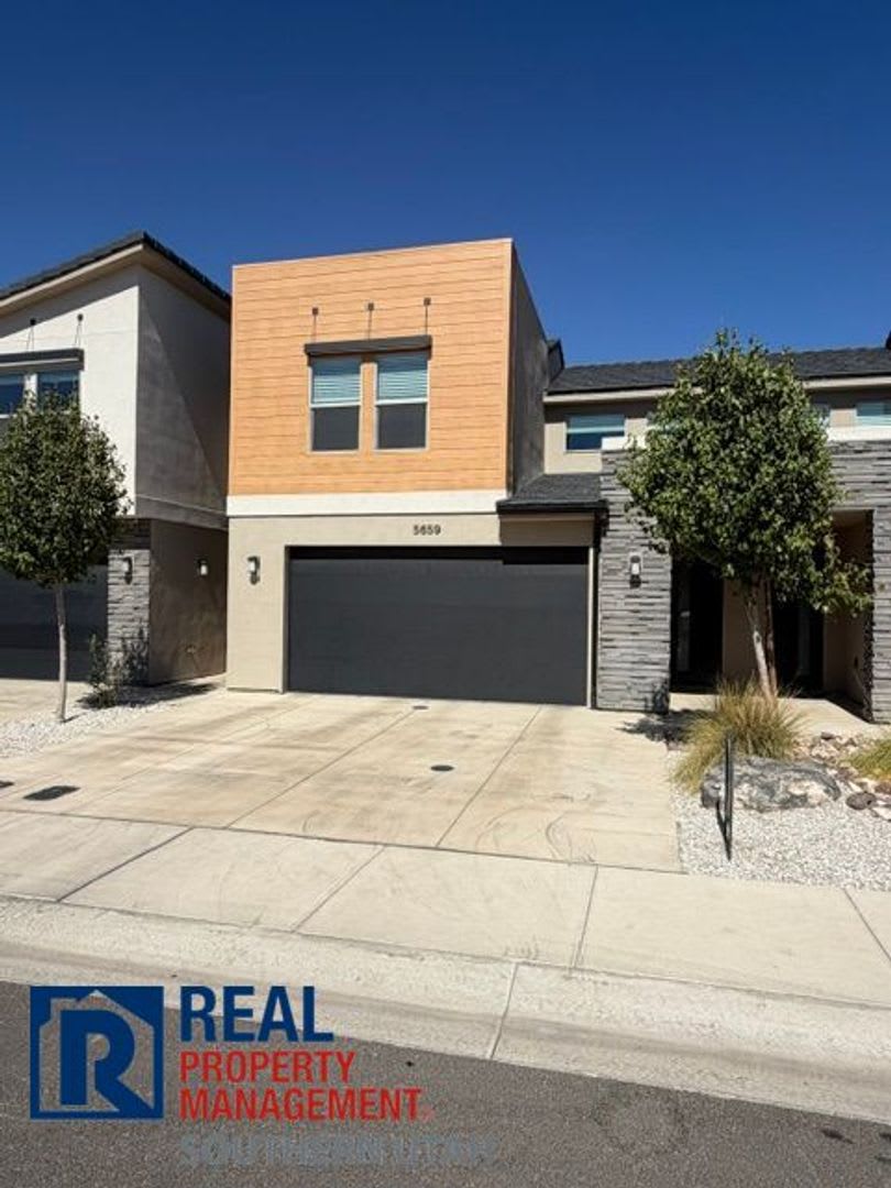 Townhome in South Desert – photo 2