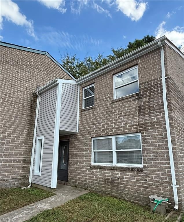 5305 Leicester Court – photo 2