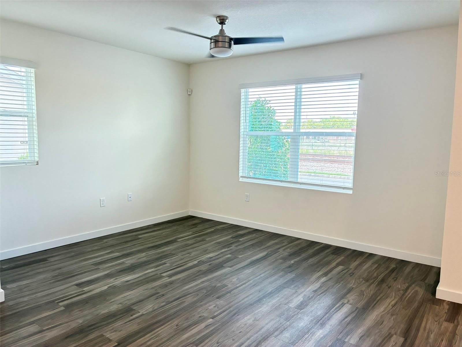 553 JOHN L MICA Way – photo 2