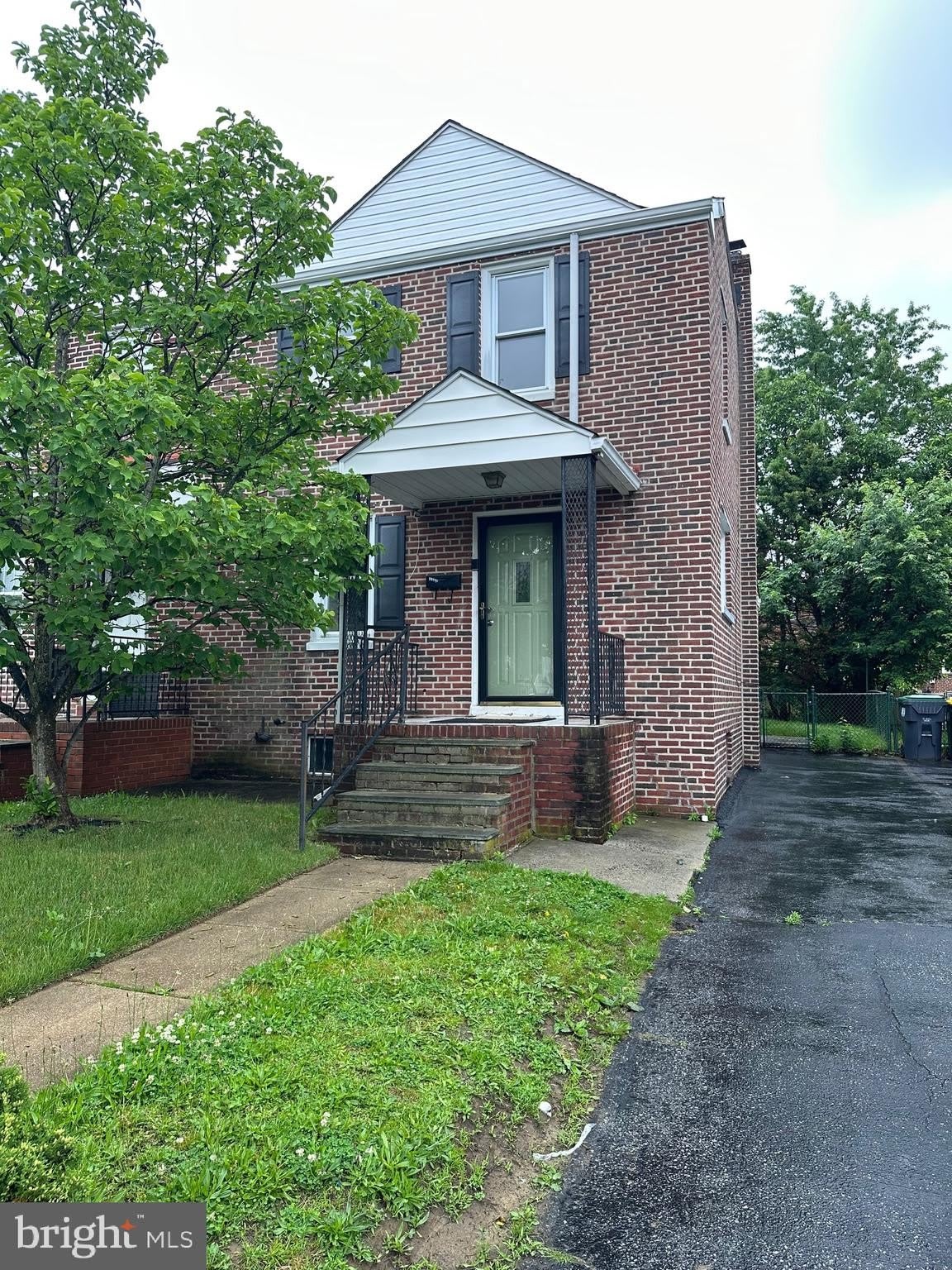 1122 COYNE Place – photo 1