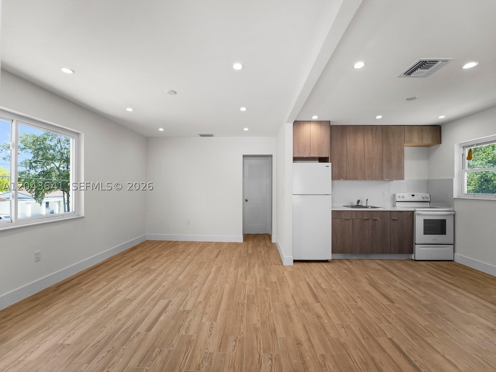 238 NW 41st Ave – photo 2