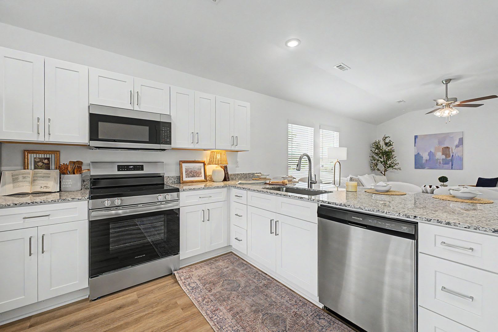 3 Bed, 2 Bath Home in Nixa!! – photo 1