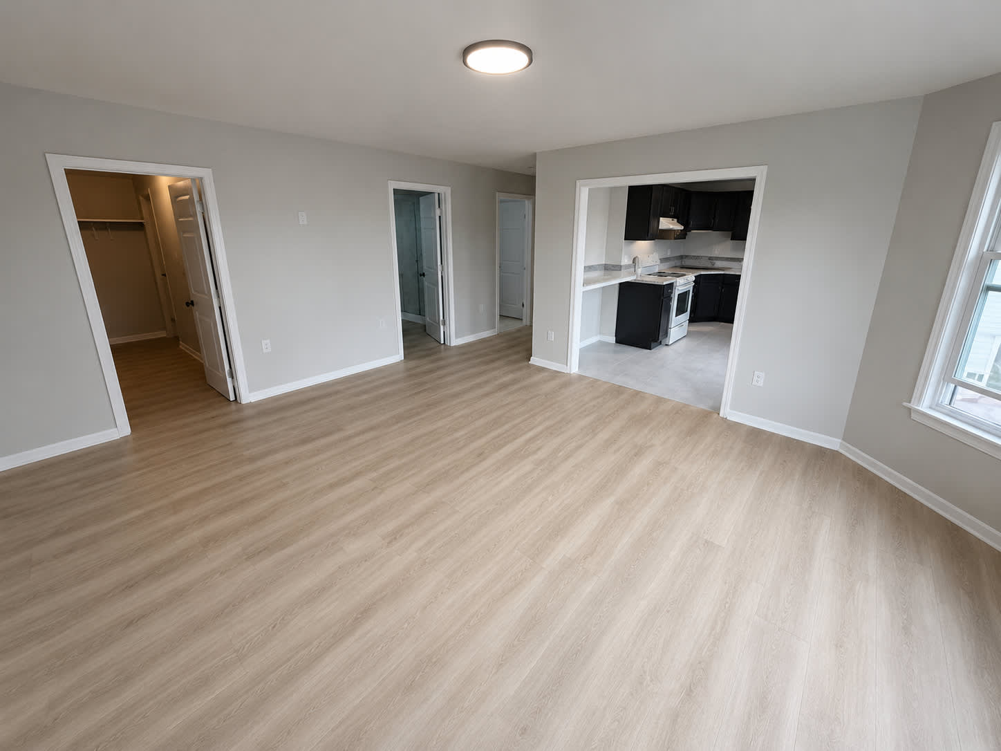351 Montaup Street – photo 3