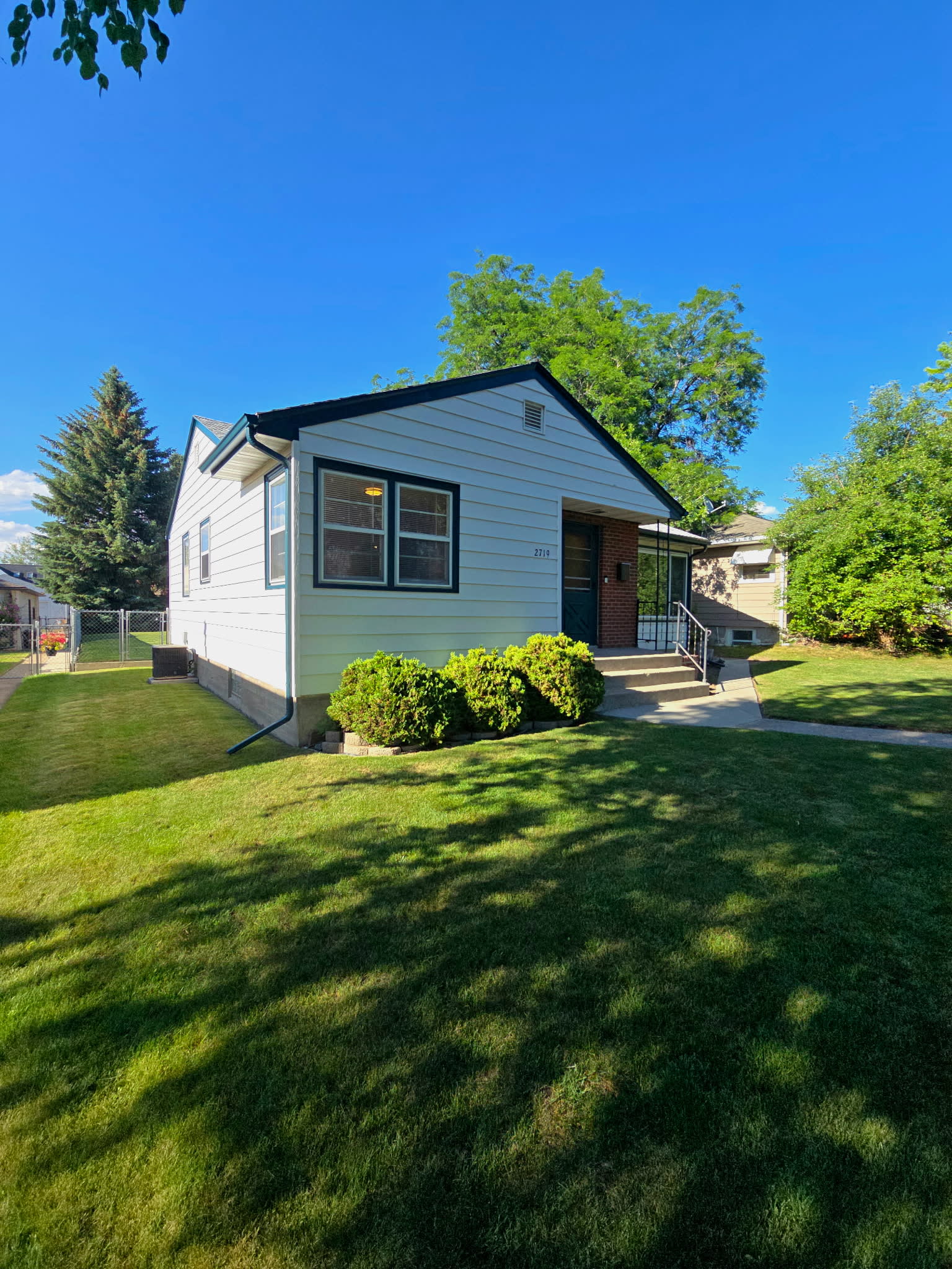 2719 6th Avenue North – photo 2