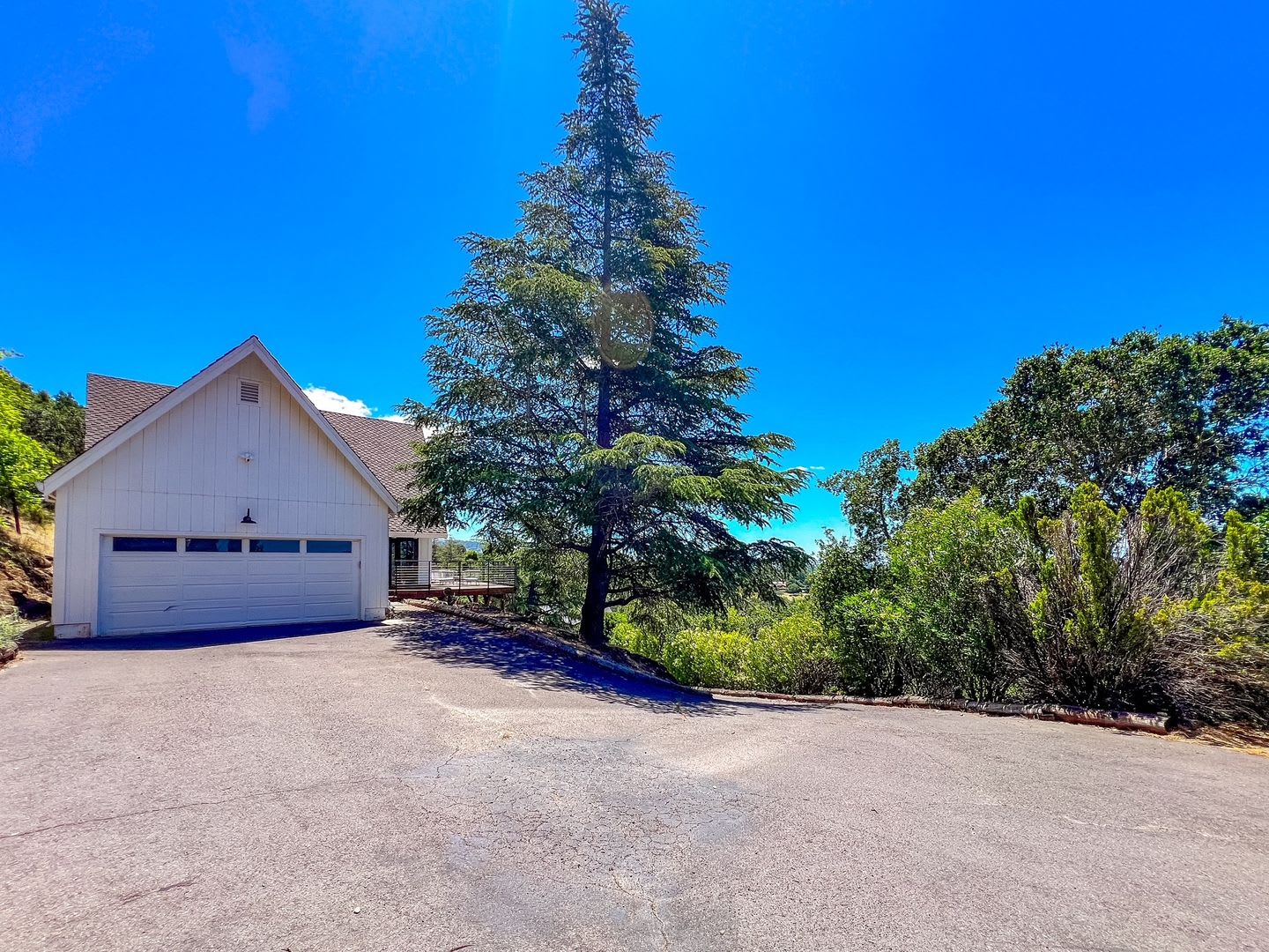 Stunning Alta Heights Hillside Home with Panoramic Views & Expansive Deck – photo 3