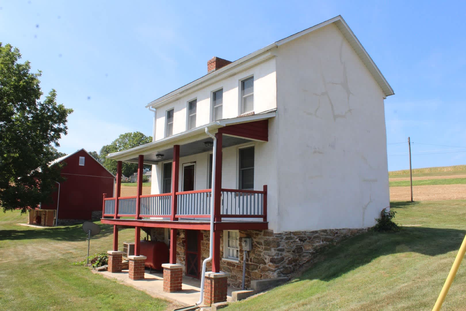 Move In Special 2 Months Free 2 Story Historic Farmhouse In Country Setting – photo 5