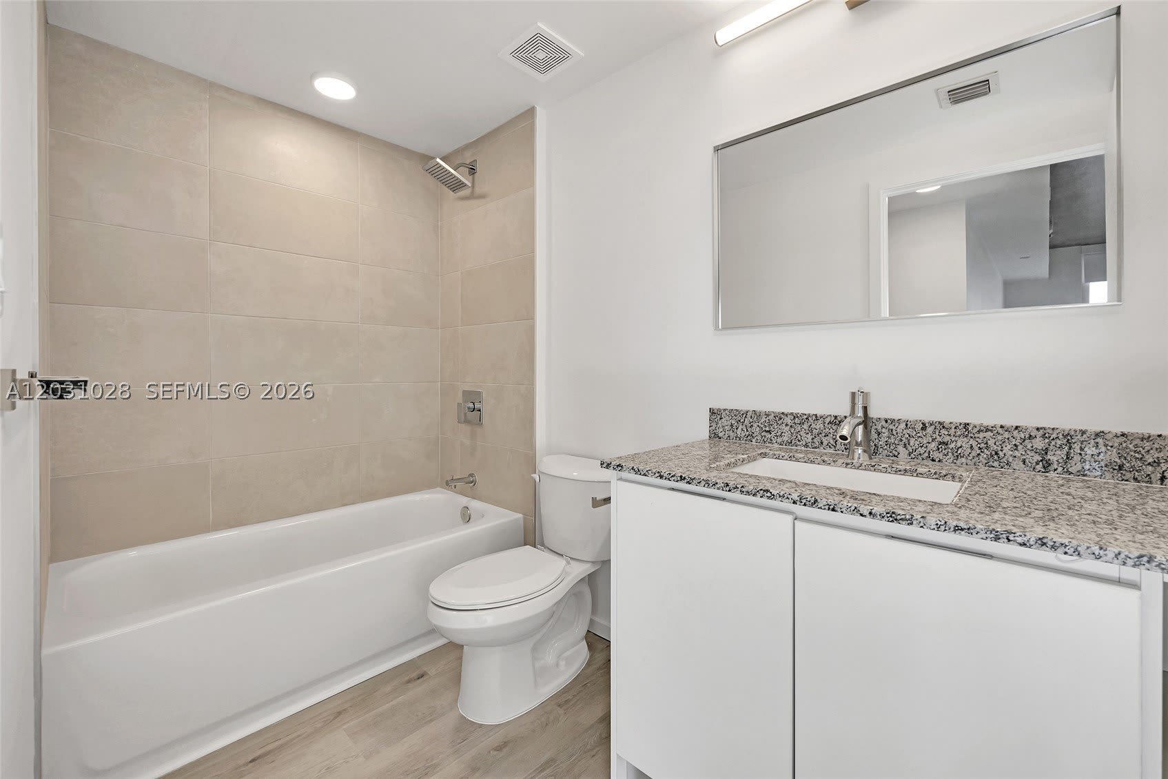 475 NE 125th – photo 3