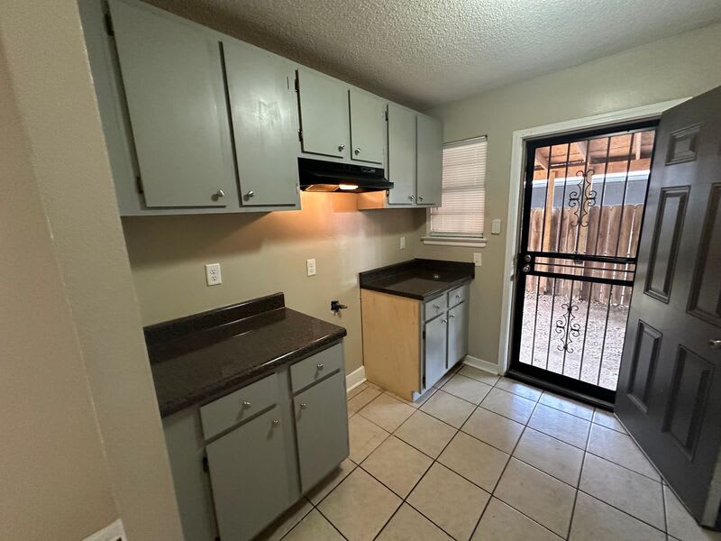 977 Pope St – photo 4