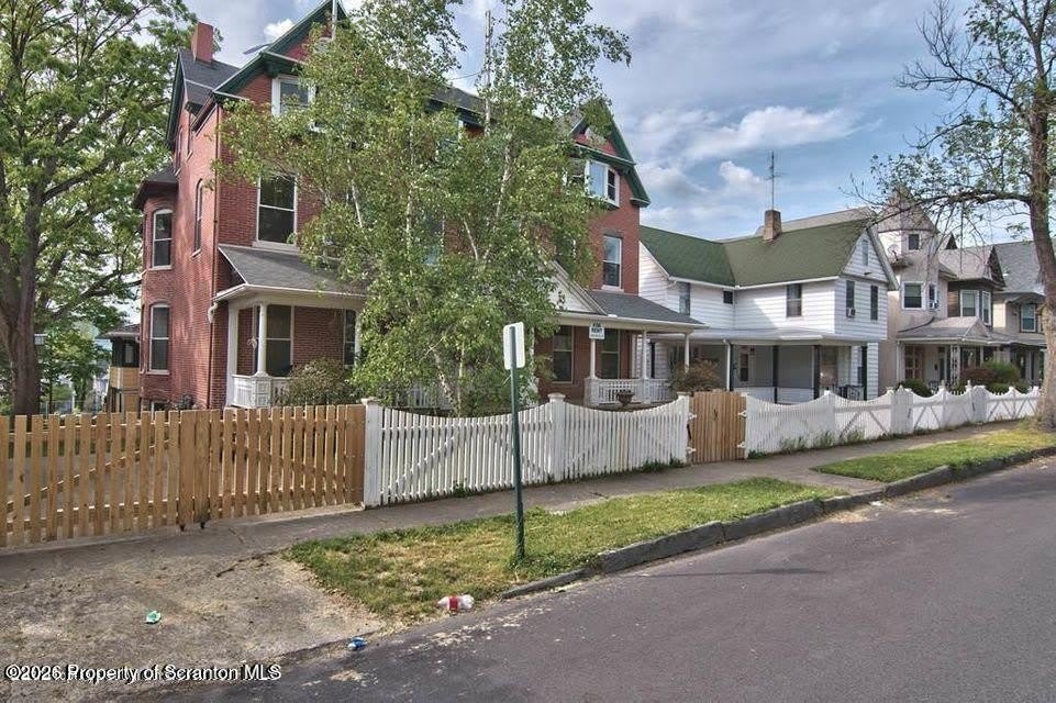 533 Quincy Avenue – photo 3