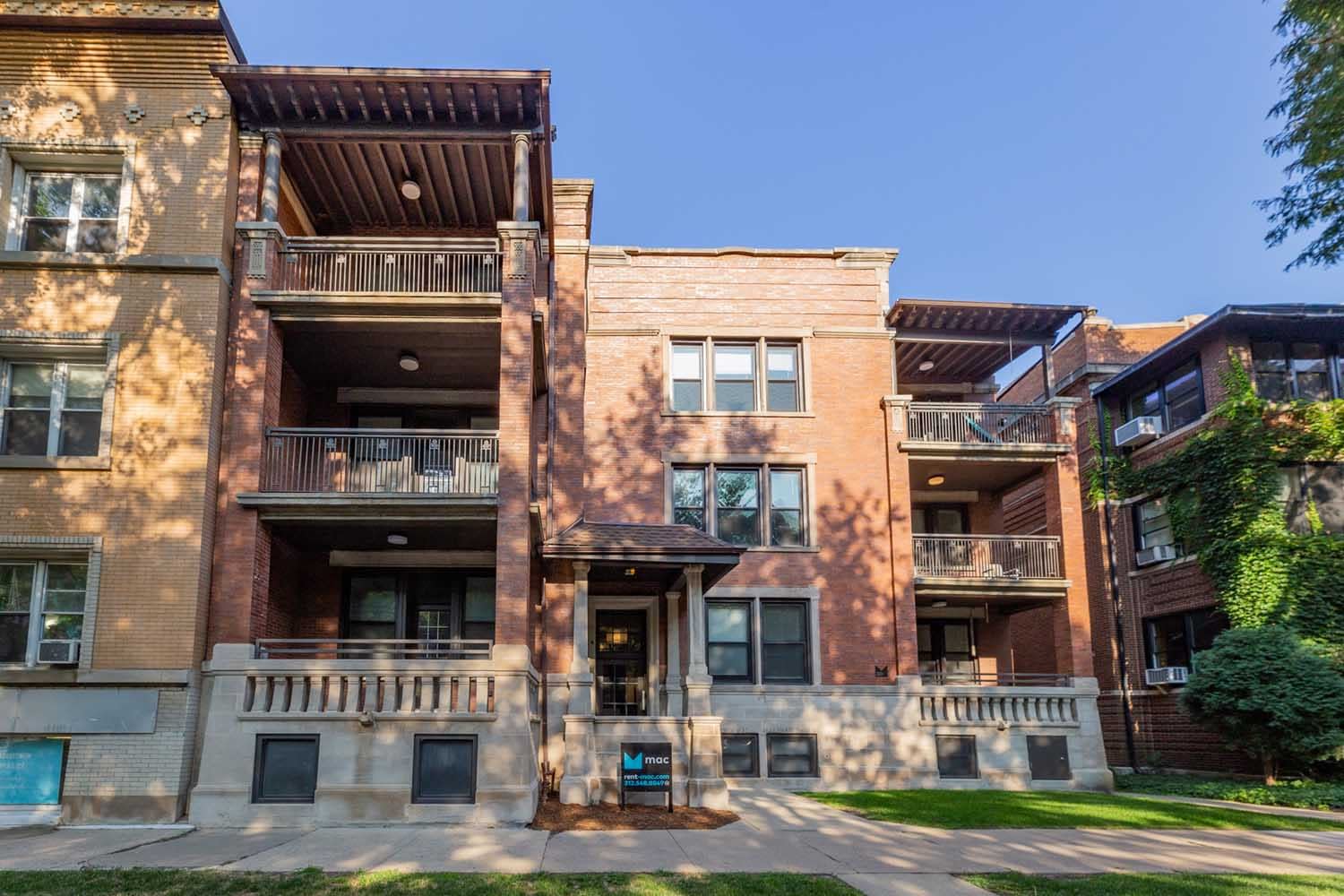 5507-5509 S Hyde Park Boulevard – photo 5