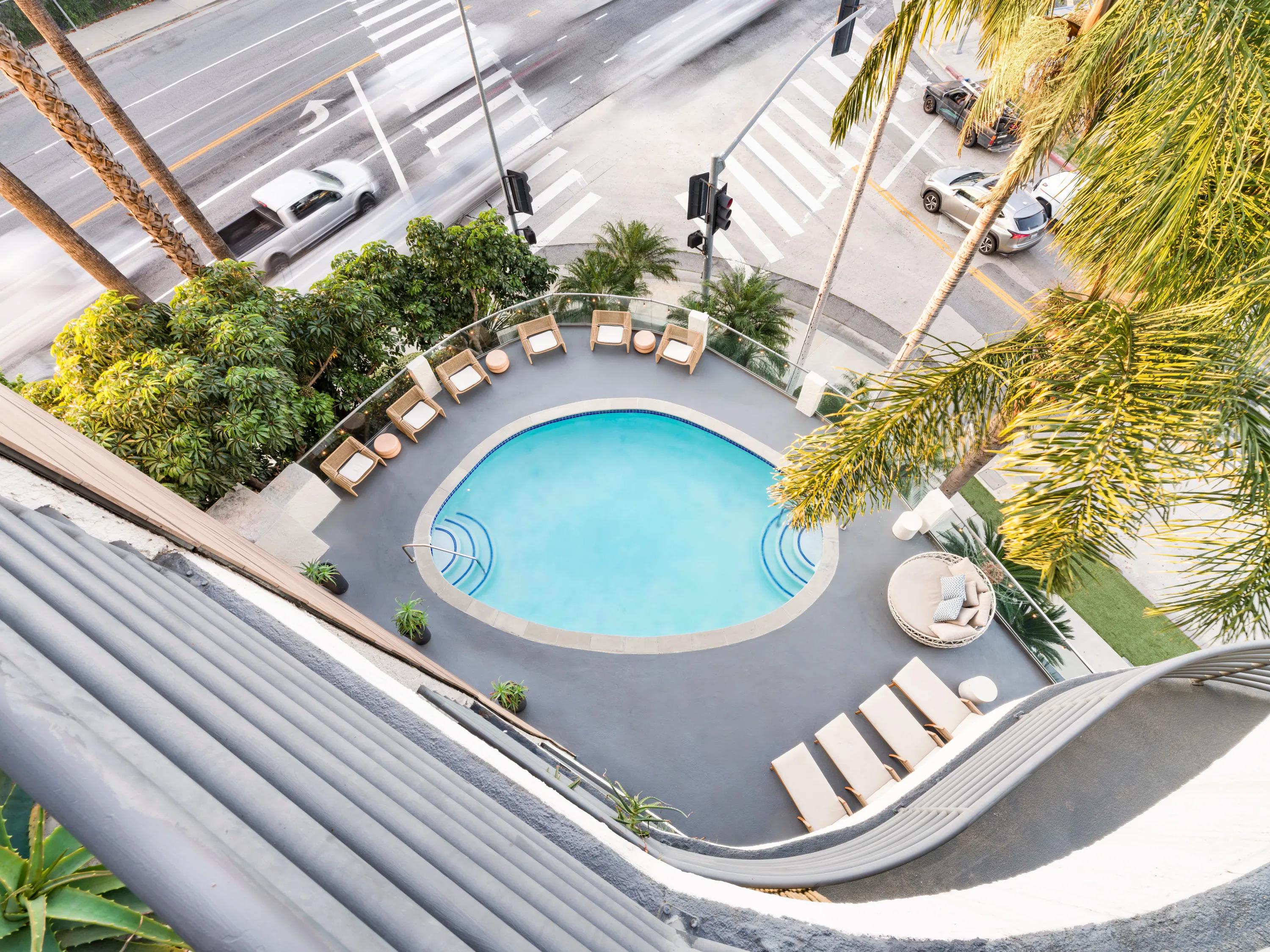 Alister Sherman Oaks – photo 2