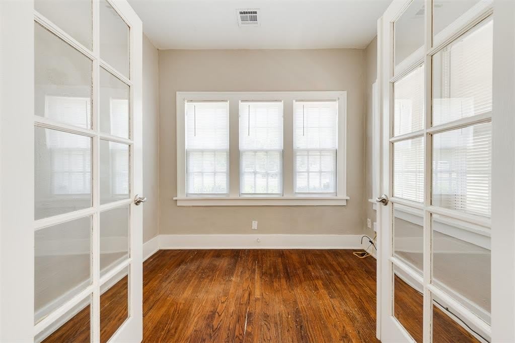 2609 N Shartel Avenue – photo 3