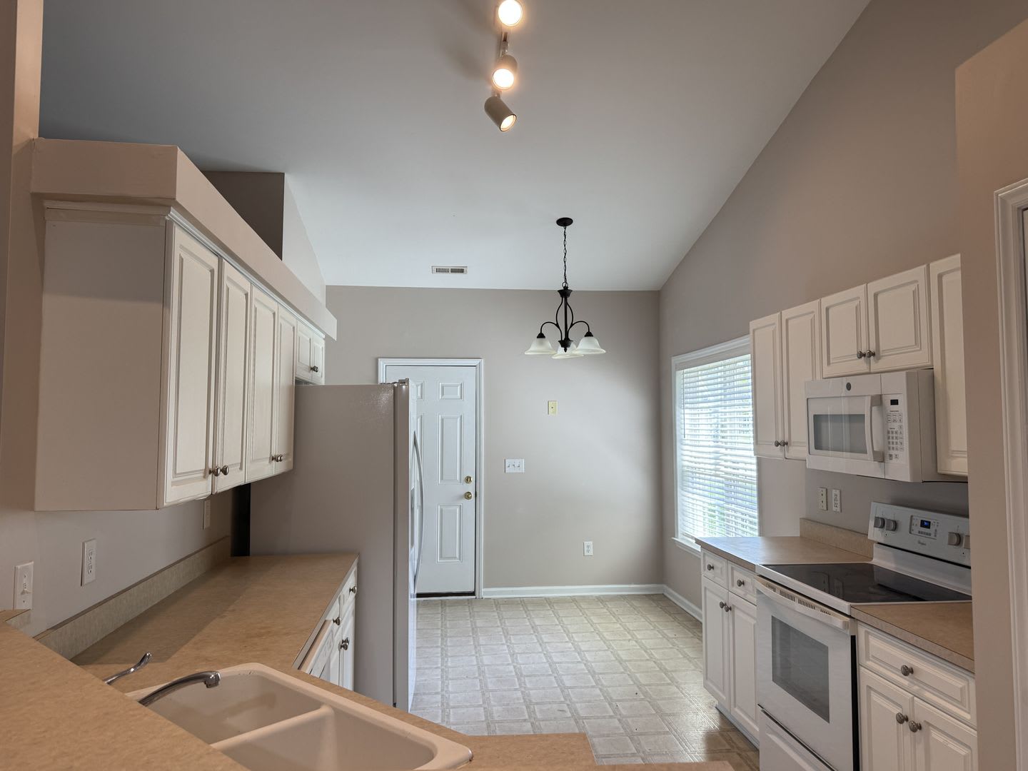 Beautiful home in Carolina Pines – photo 5