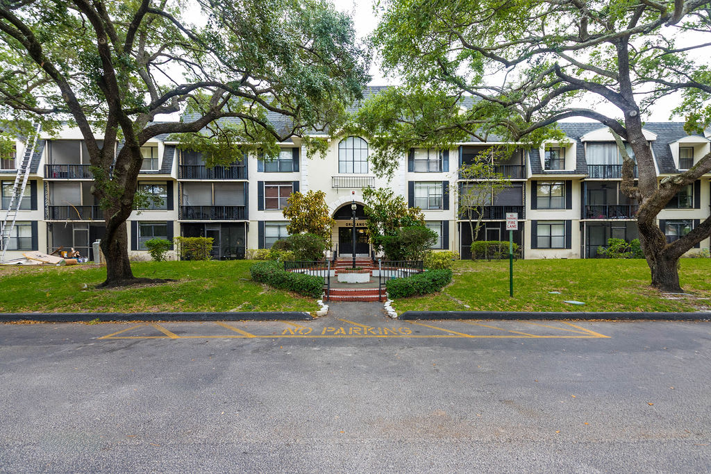 3680 Inverrary Drive – photo 3