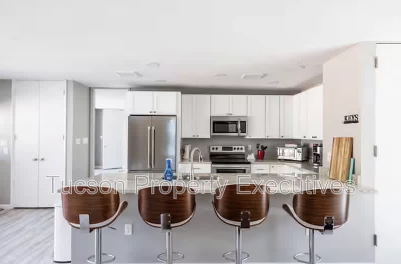 5855 East 3rd Street – photo 2