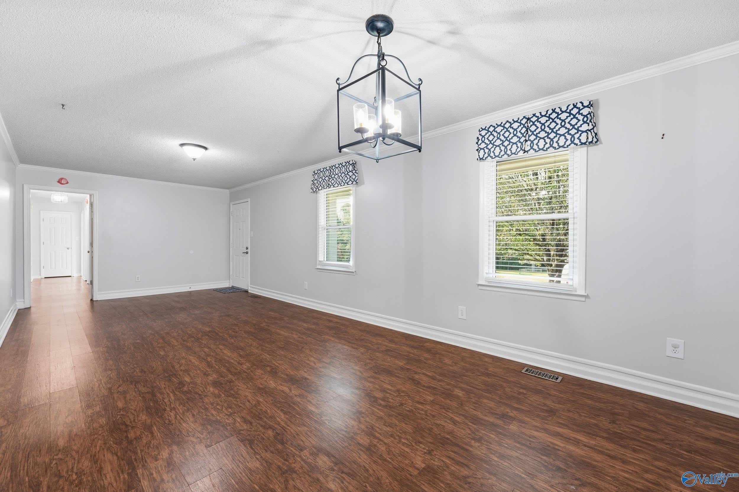 910 Lark Circle – photo 2