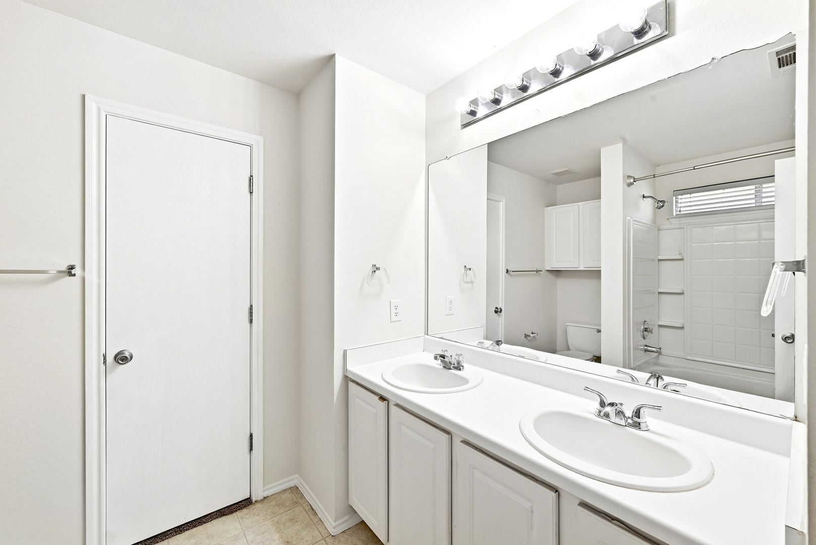 Charming 3 Bed Sanctuary With 2 5 Baths In Kyle S Serene Peppergrass Cove 1822 Sq Ft – photo 5