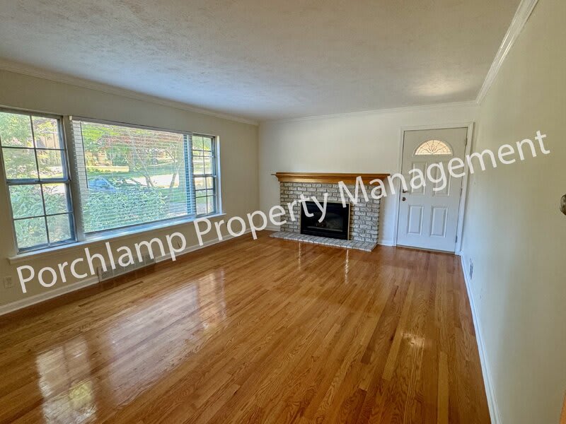 2615 Coit Avenue Northeast – photo 4