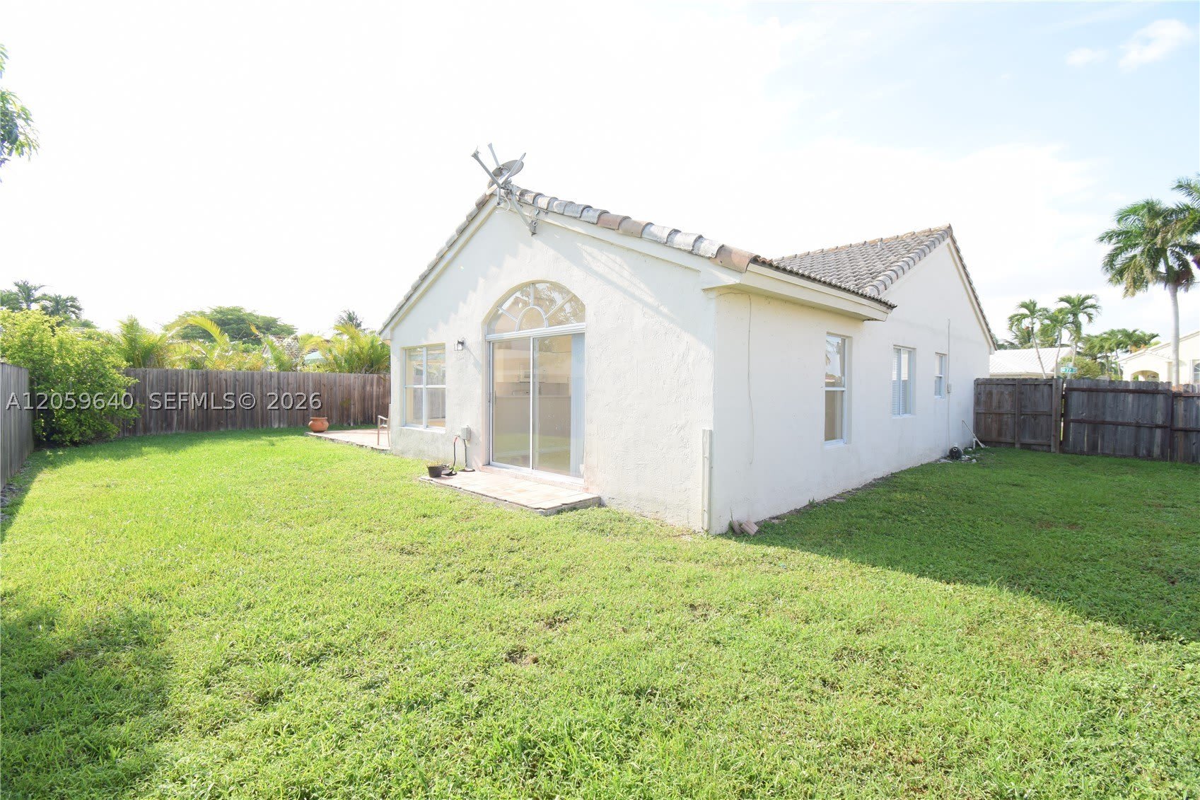 15860 SW 77th St – photo 2