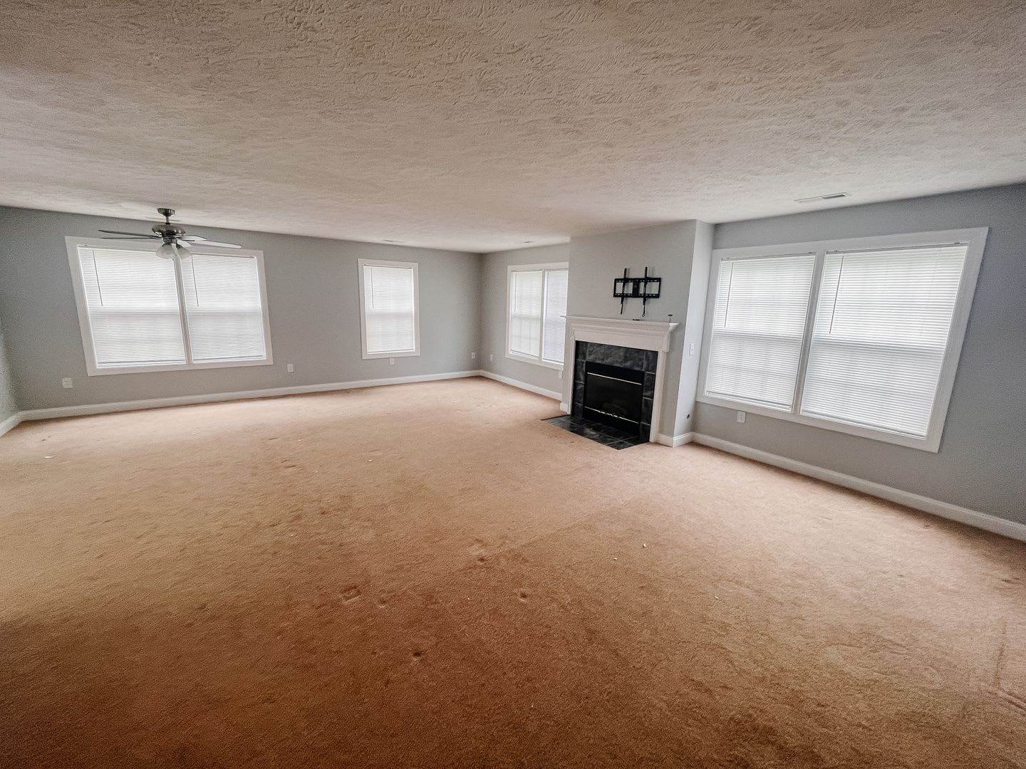 3 Bedroom 2.5 Bath Townhouse – photo 5