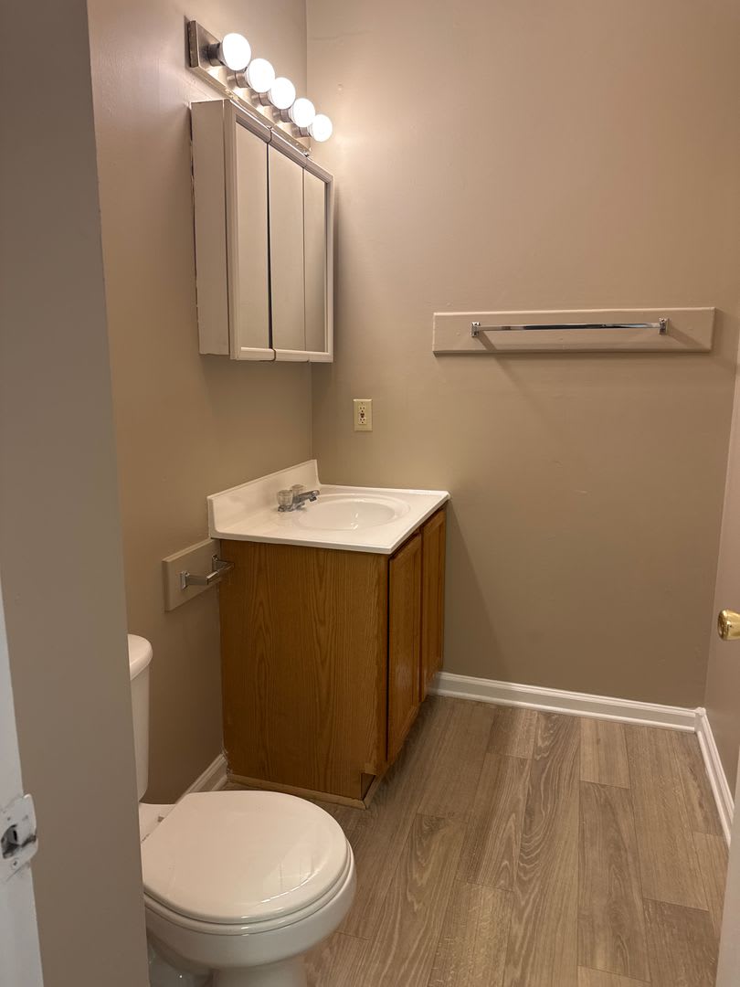 3 bedroom 1 1/2 bath HISTORICAL FOUNTAIN SQUARE – photo 4