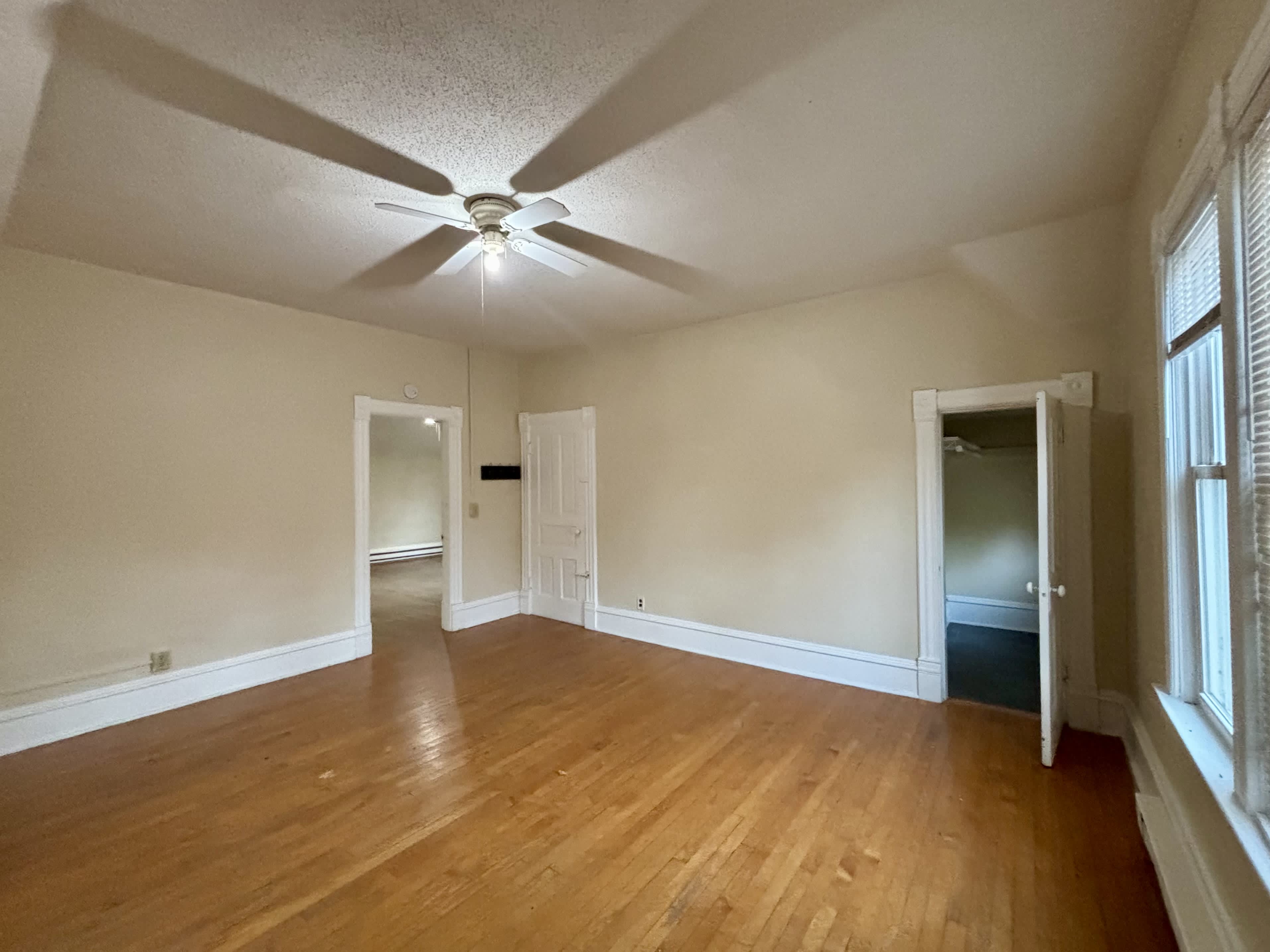 320 Augusta Ave Se – photo 5