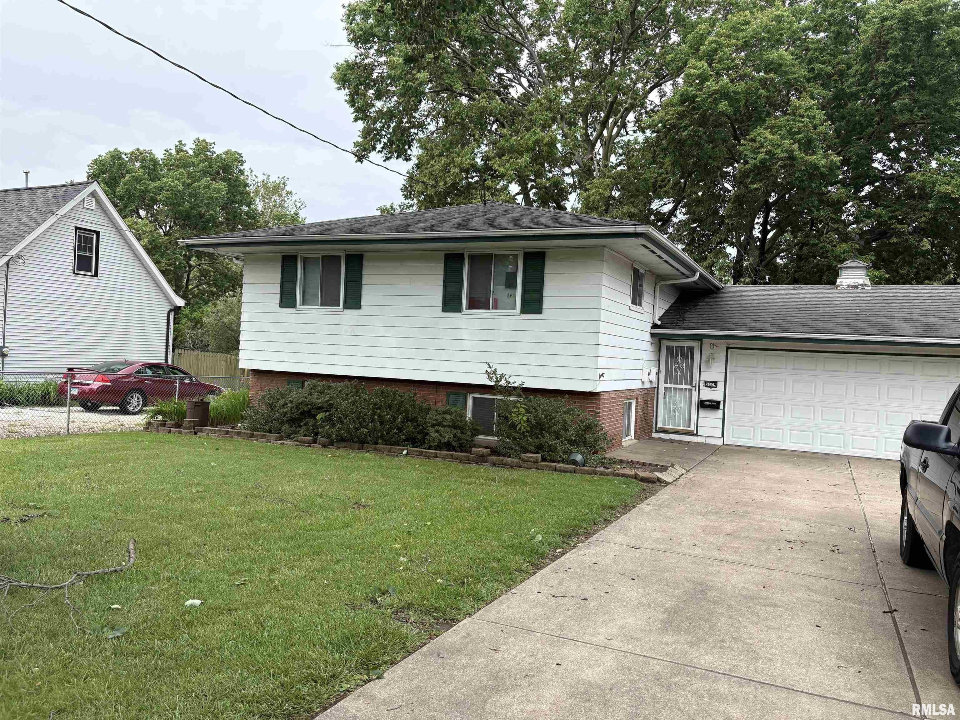 3409 N California Avenue – photo 1