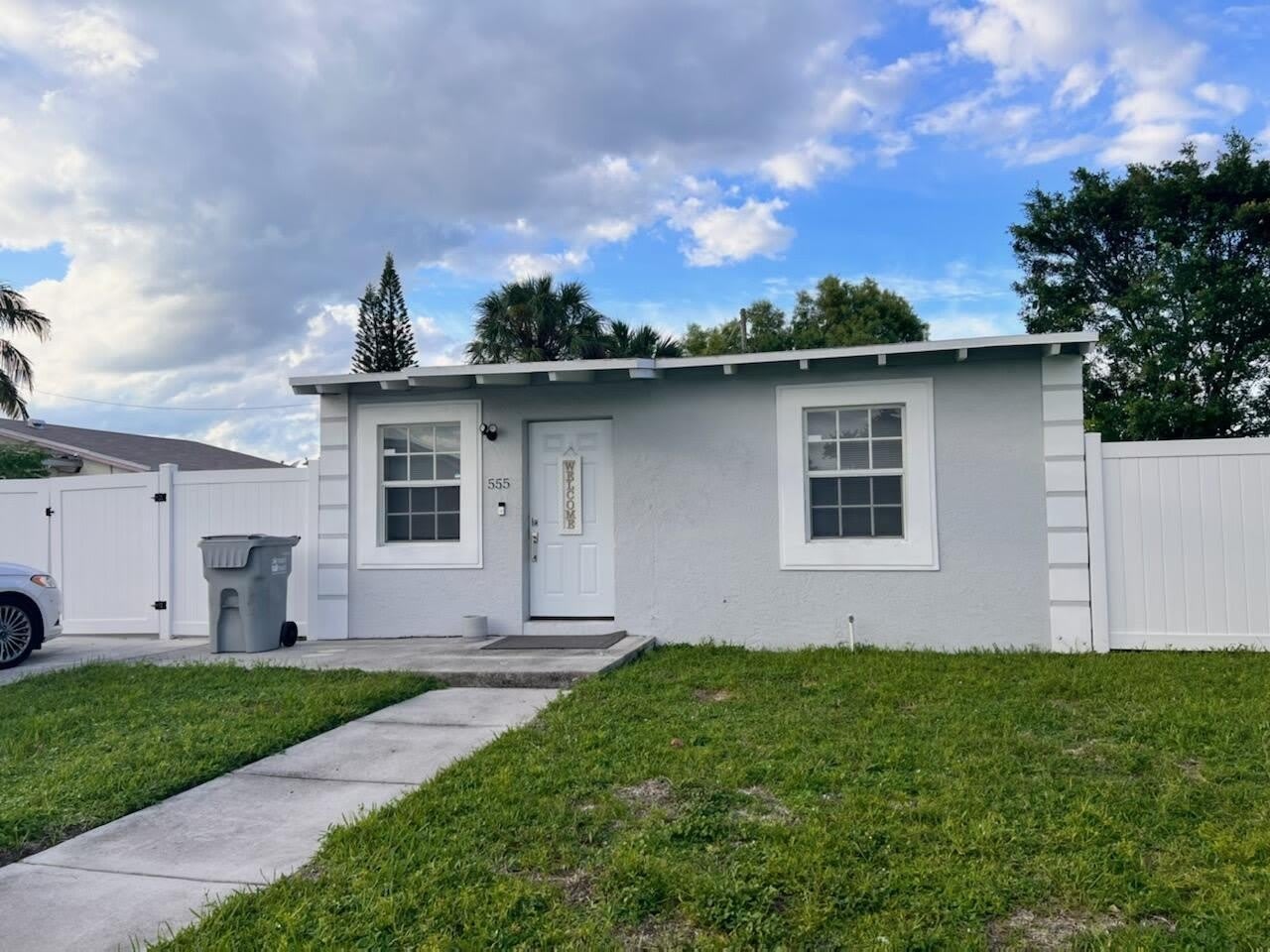 555 Nw 15Th Court – photo 1
