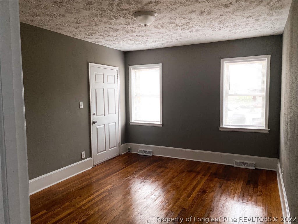 210 E 16th Street – photo 5