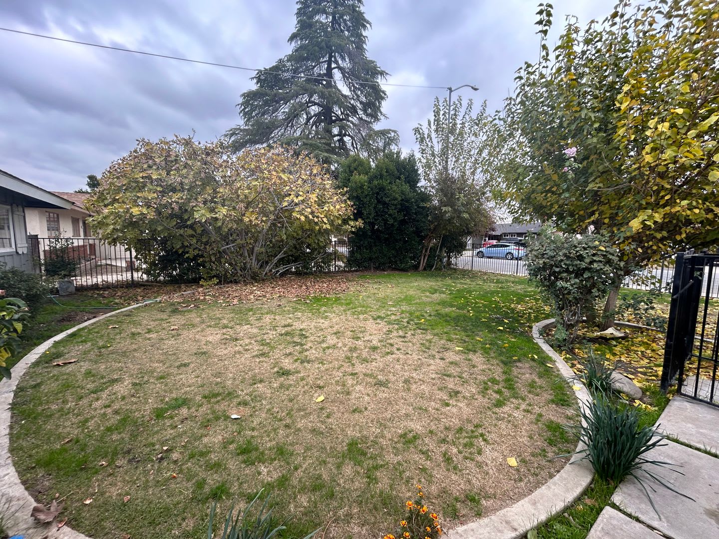 Entertainers Paradise in SW Bakersfield 3 Bed/3 Bath w/ Pool, Solar & Deposit Alternative Option – photo 2