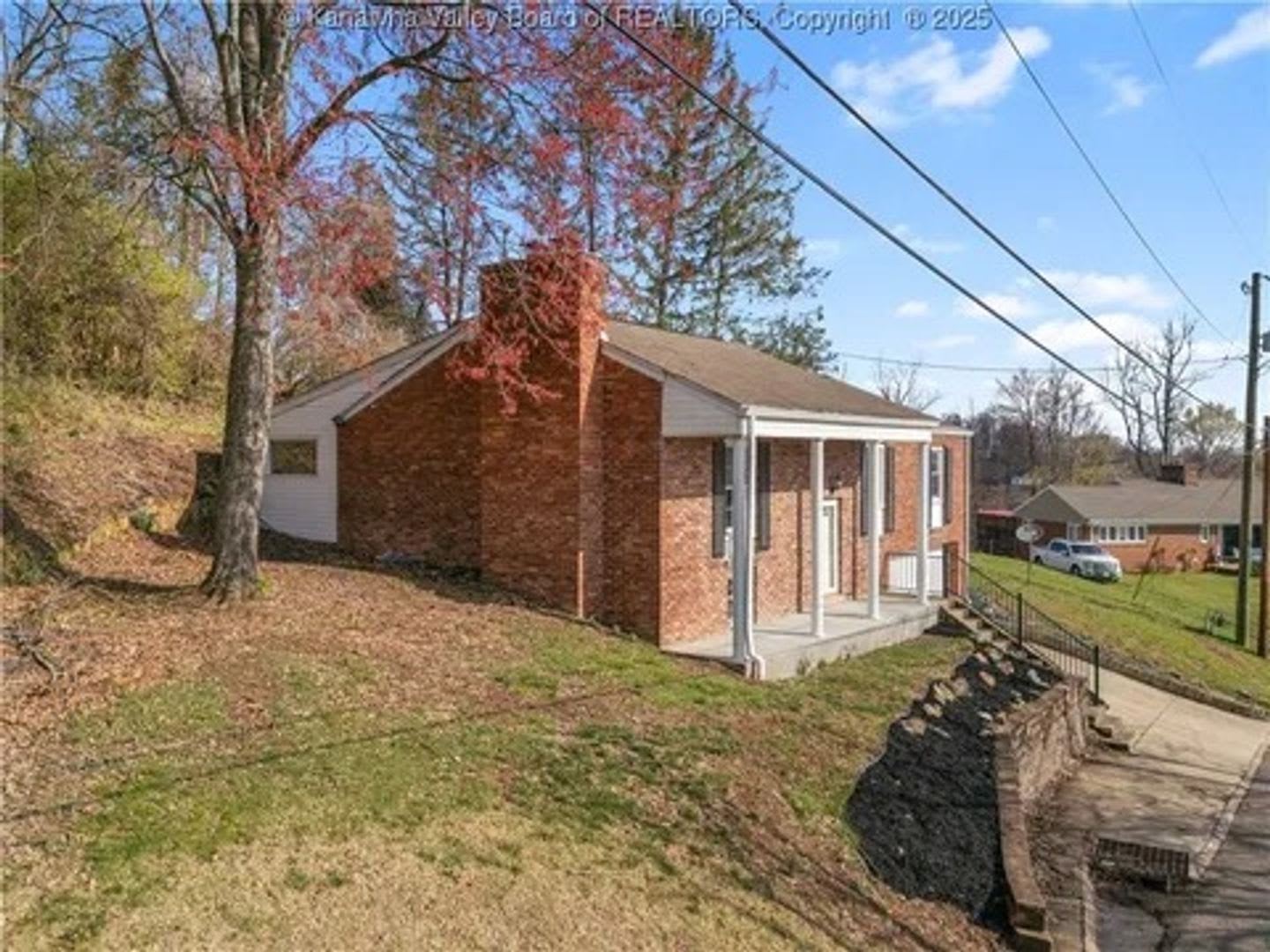 3 bed 2.5 bath single family home – photo 2