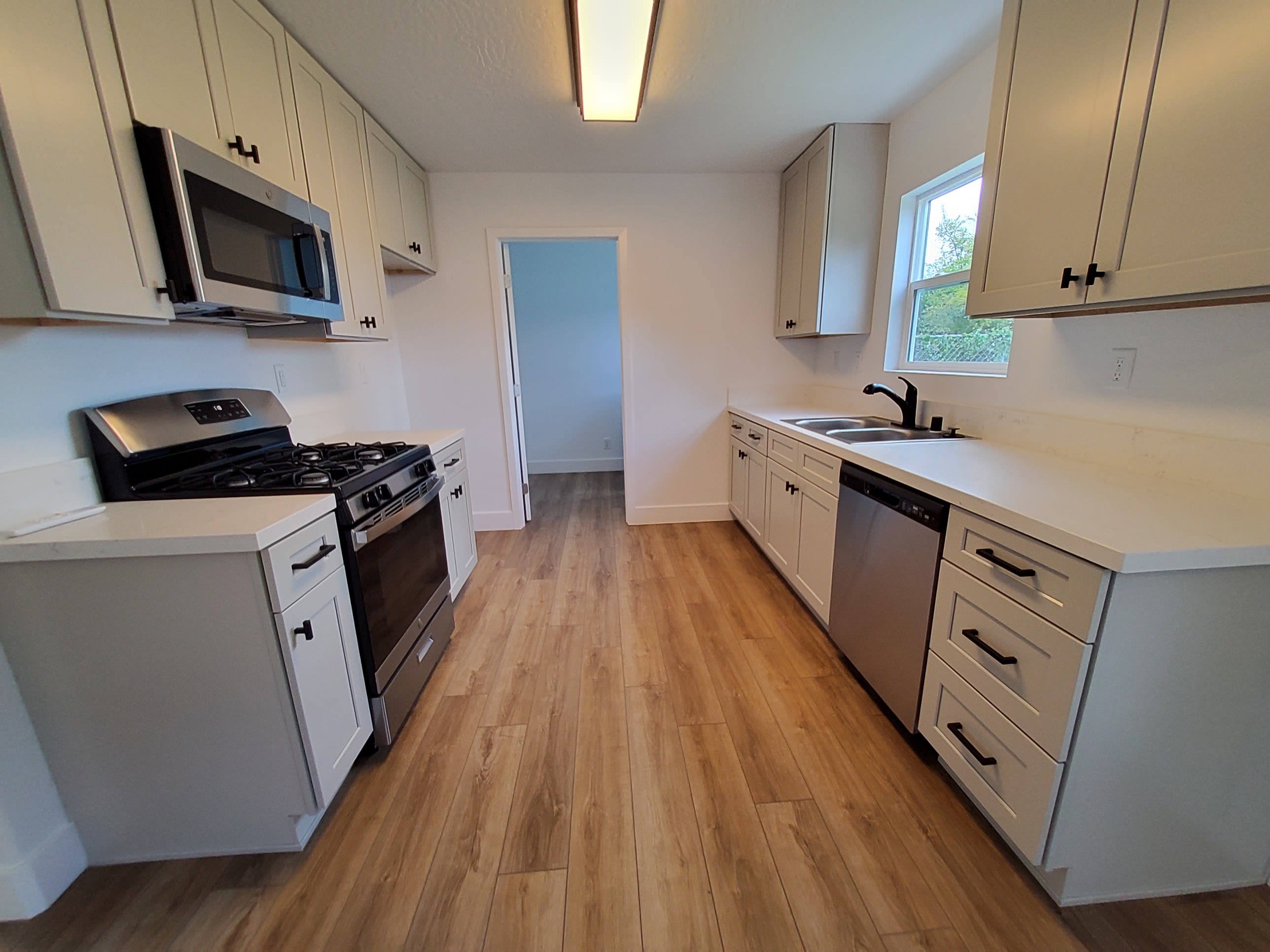 1617 Elm Street – photo 4